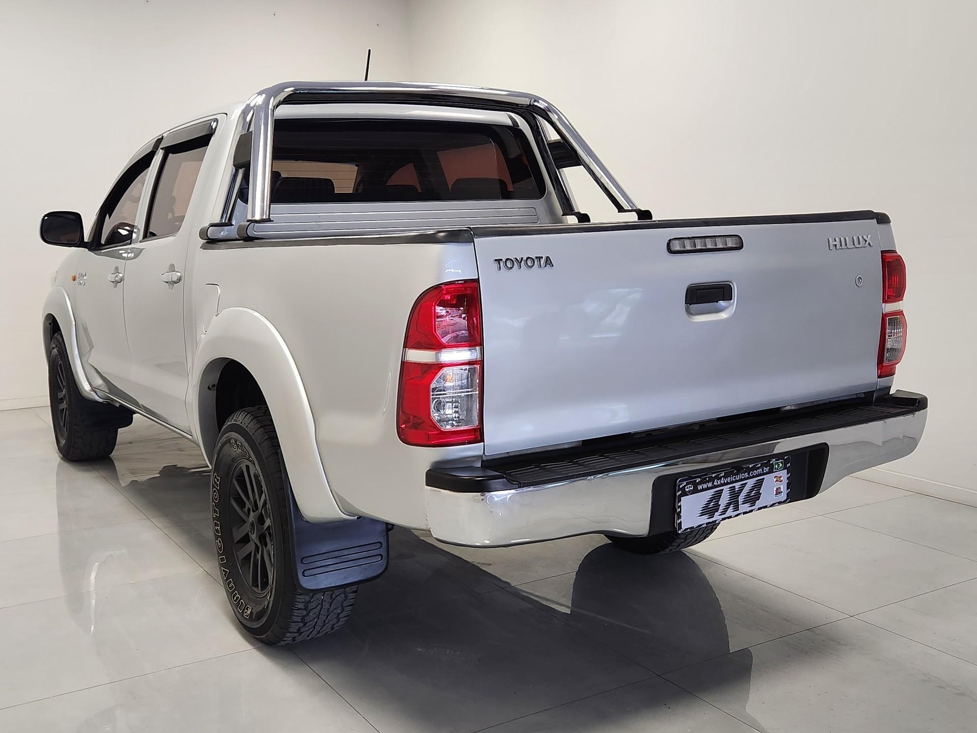 toyota hilux preço