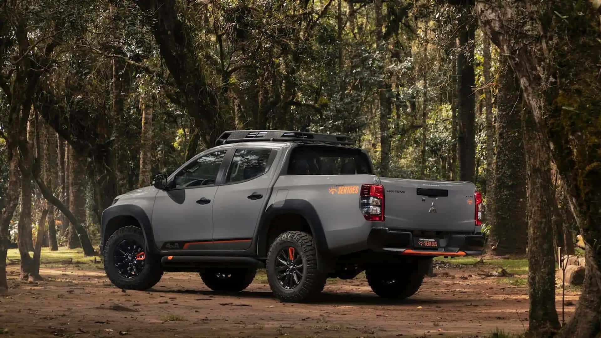 Mitsubishi L200 Triton Savana Sertões 2024