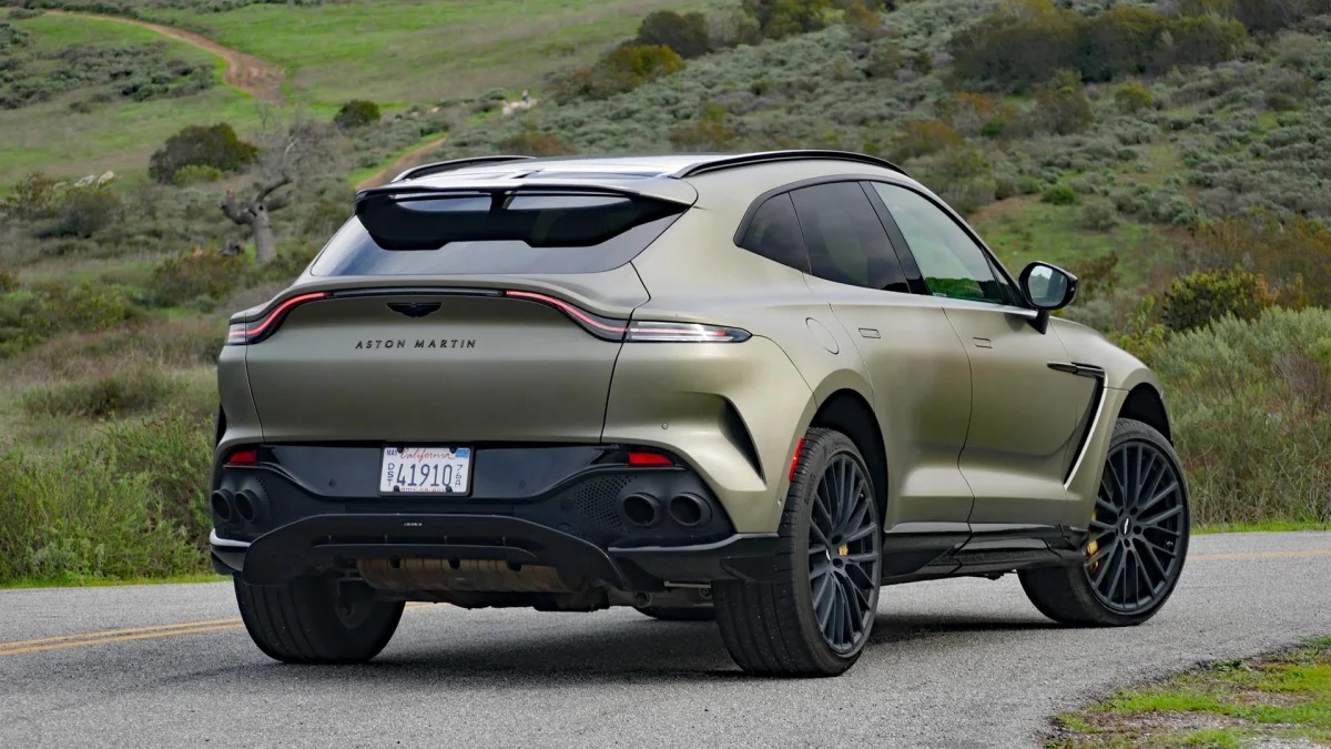 Aston Martin dbx707