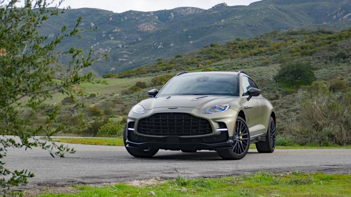 Aston Martin dbx707