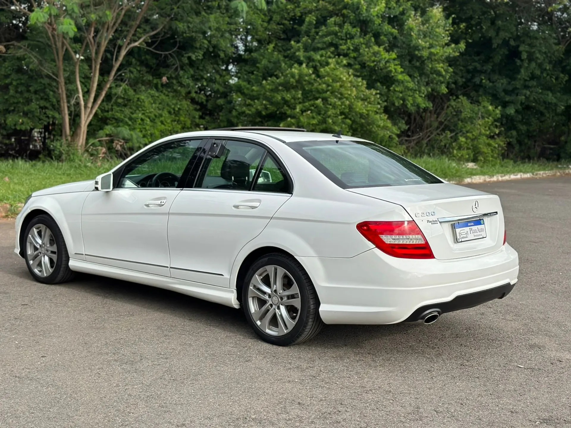 quanto custa um mercedes benz c200