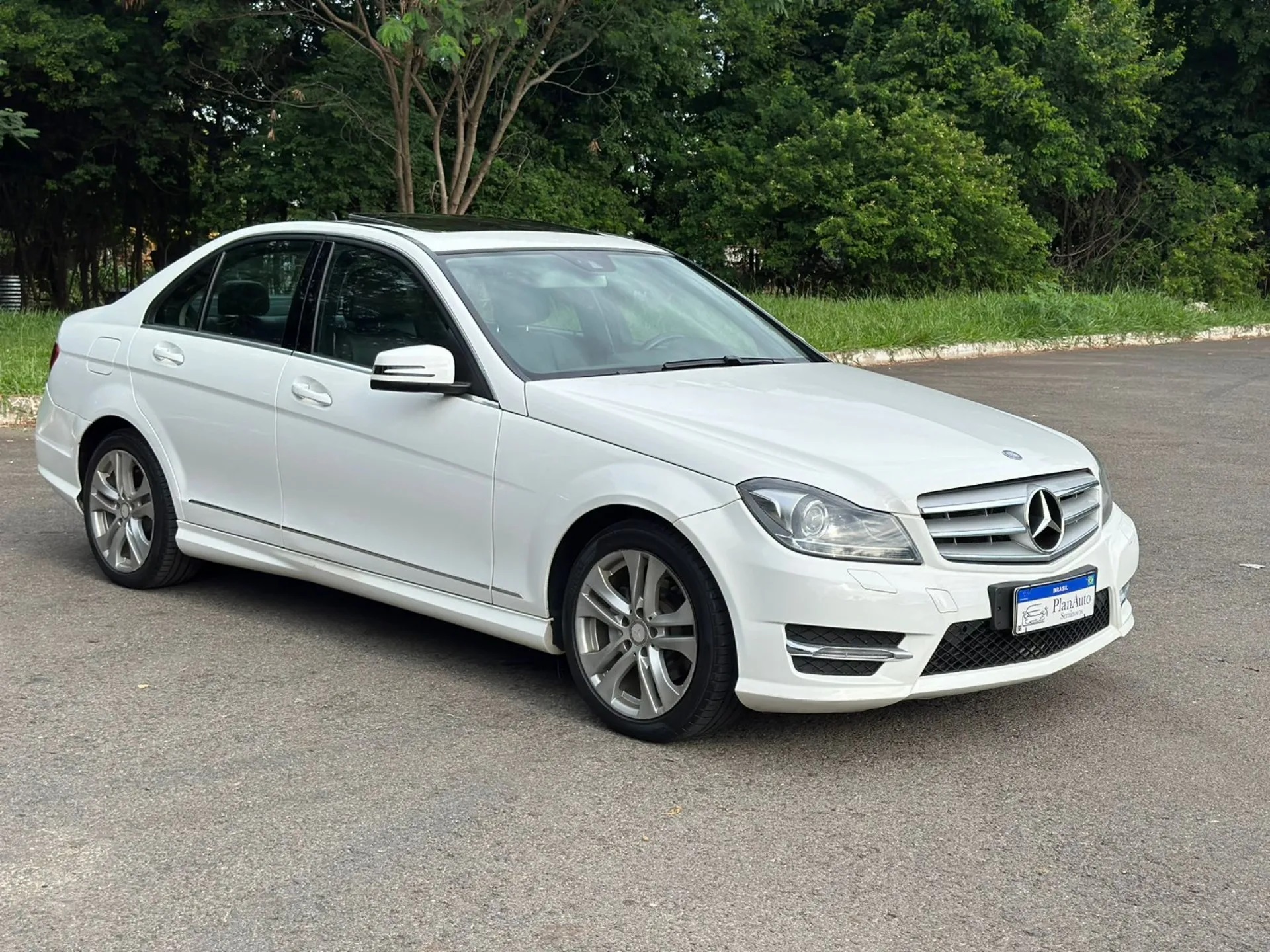 quanto custa um mercedes benz c200