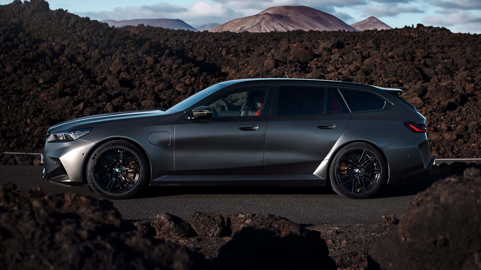 bmw m5 touring 2025