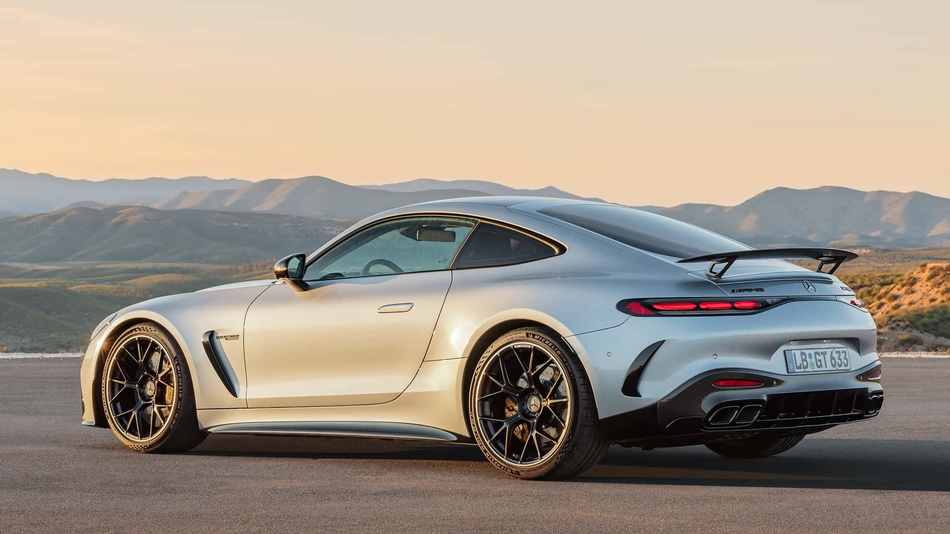 Mercedes AMG GT 2024