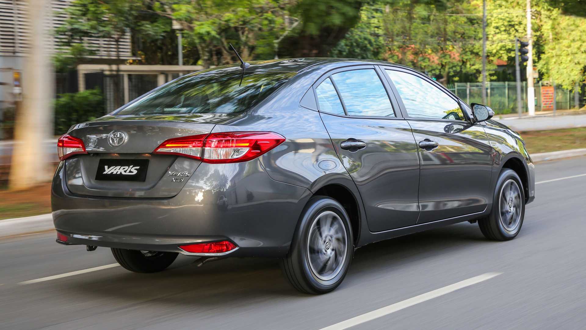 toyota yaris sedan automatico