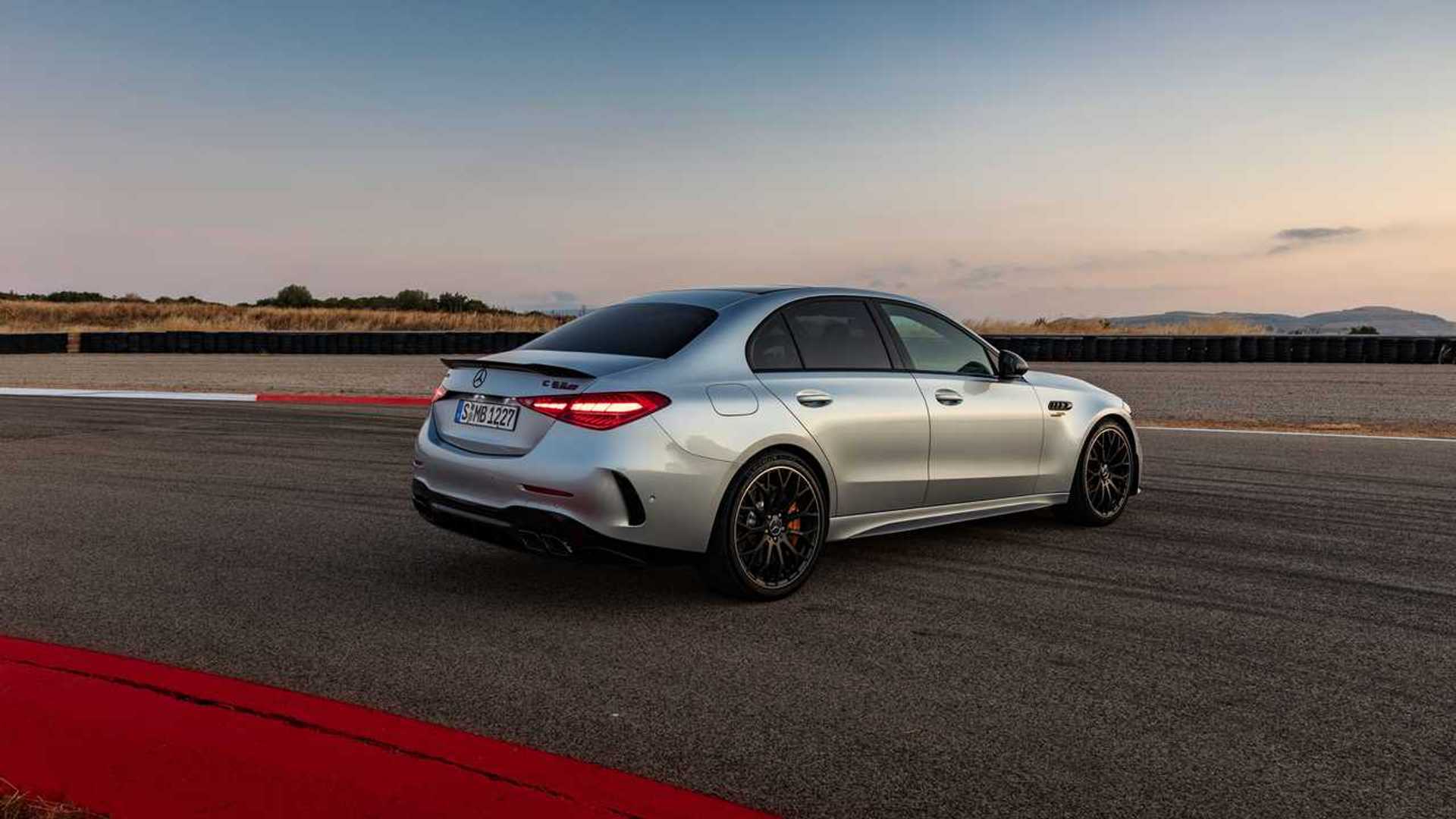 Mercedes AMG C63