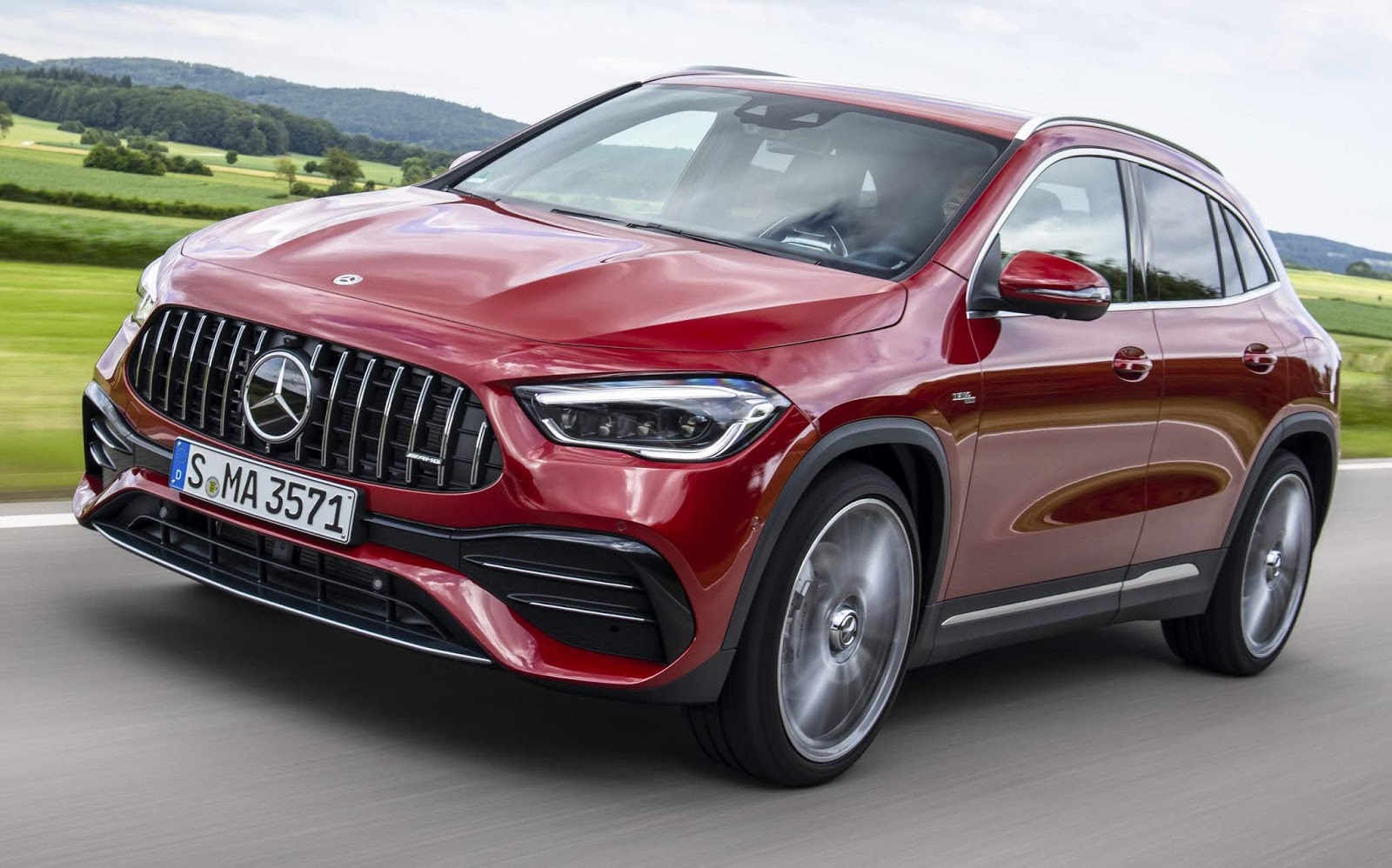 mercedes AMG GLA35