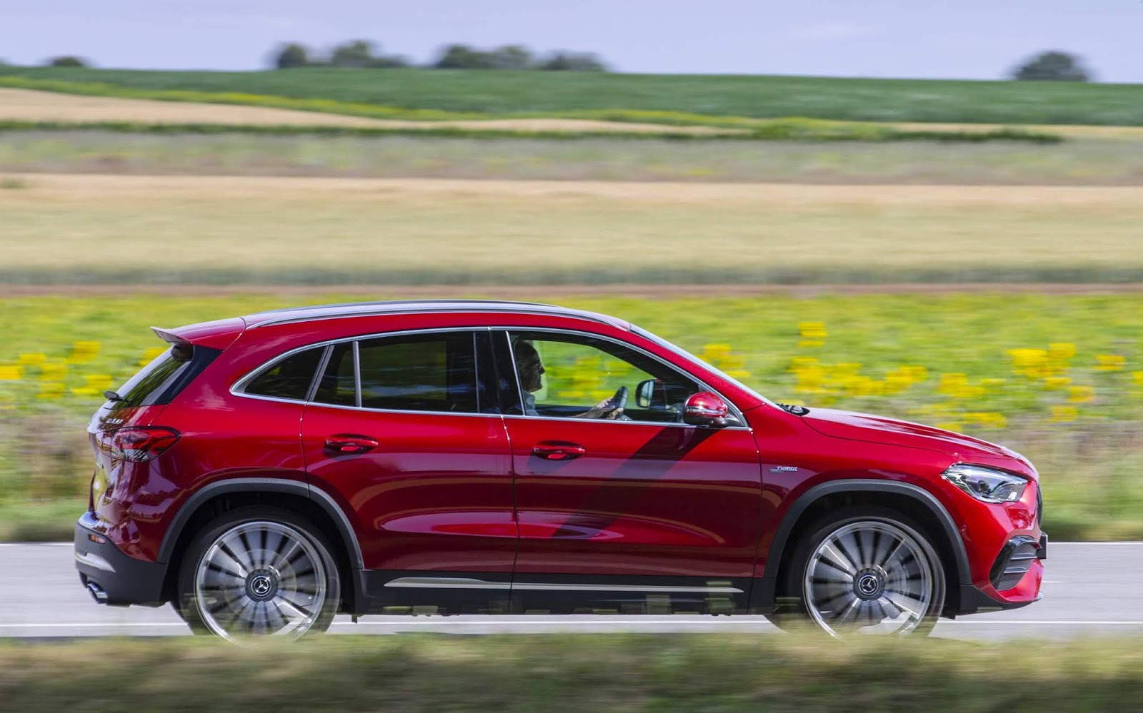 mercedes AMG GLA35