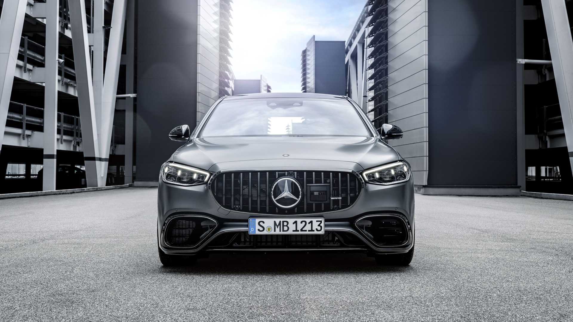 Mercedes AMG S63 2024