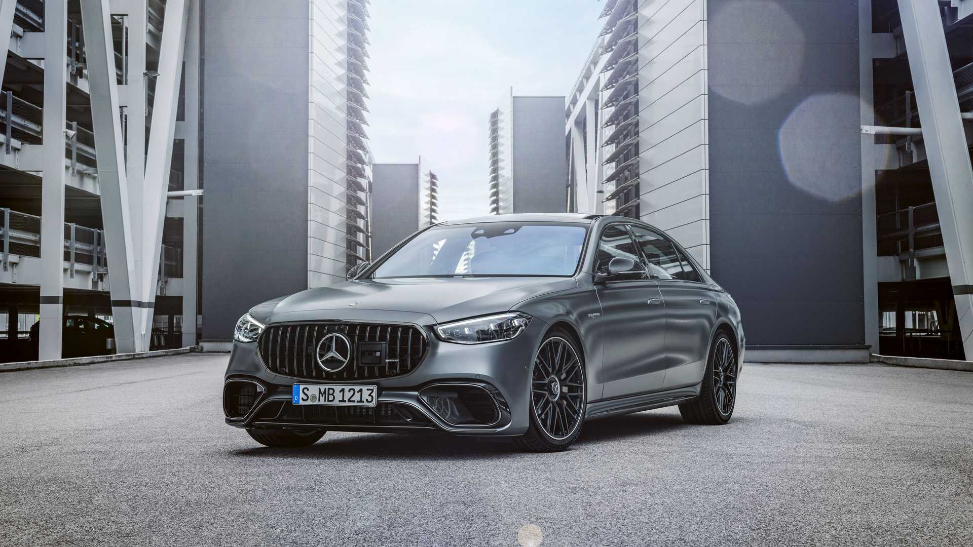 Mercedes AMG S63 2024